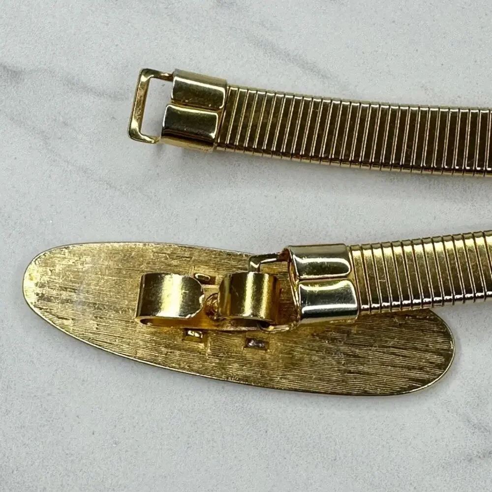 Vintage Gold Tone Coil Stretch Cinch Belt Small (S) ✨